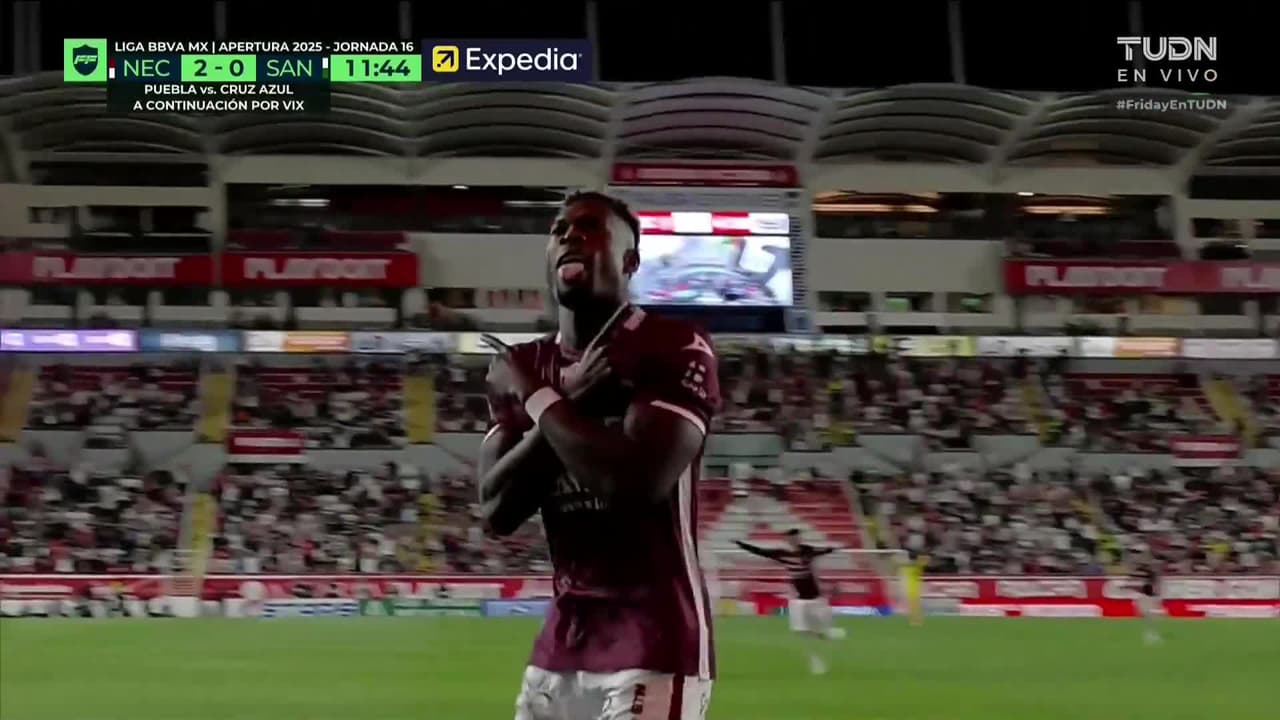¡Golazo aéreo de Diber Cambindo para el 2-0 de Necaxa!