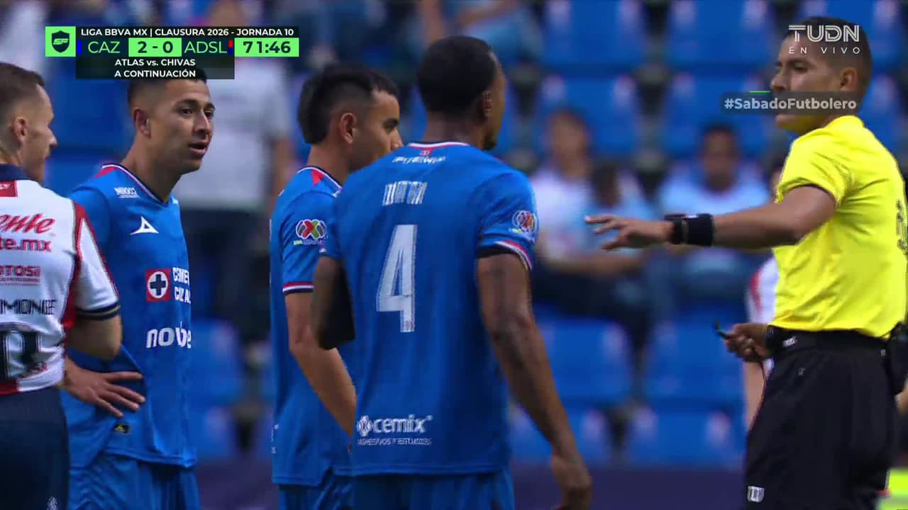 ¡GOL!  anota para Cruz Azul. Andrés Montaño
