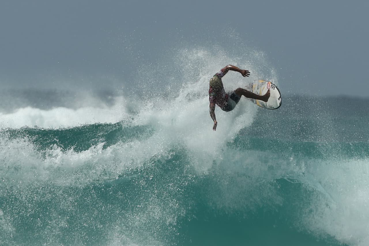 El surf vive una competencia con sus grandes figuras en el Quiksilver Pro and Boost Mobile Pro Gold Coast en Australia, dando muestras de exigencia y espectáculo, cualidades que le dieron un lugar en los Olímpicos de Tokio 2020.