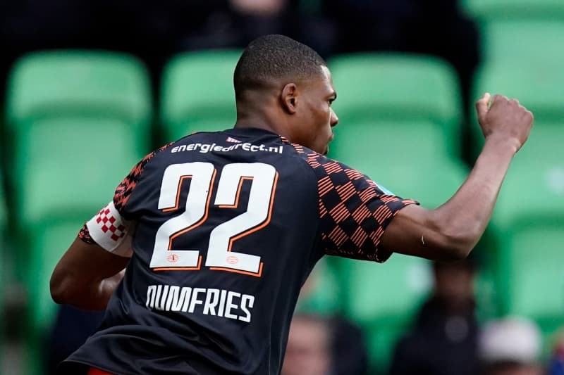 Dumfries, que ya había avisado, venció a Padt para el 0-1 a favor del PSV, gol que les daría el triunfo.