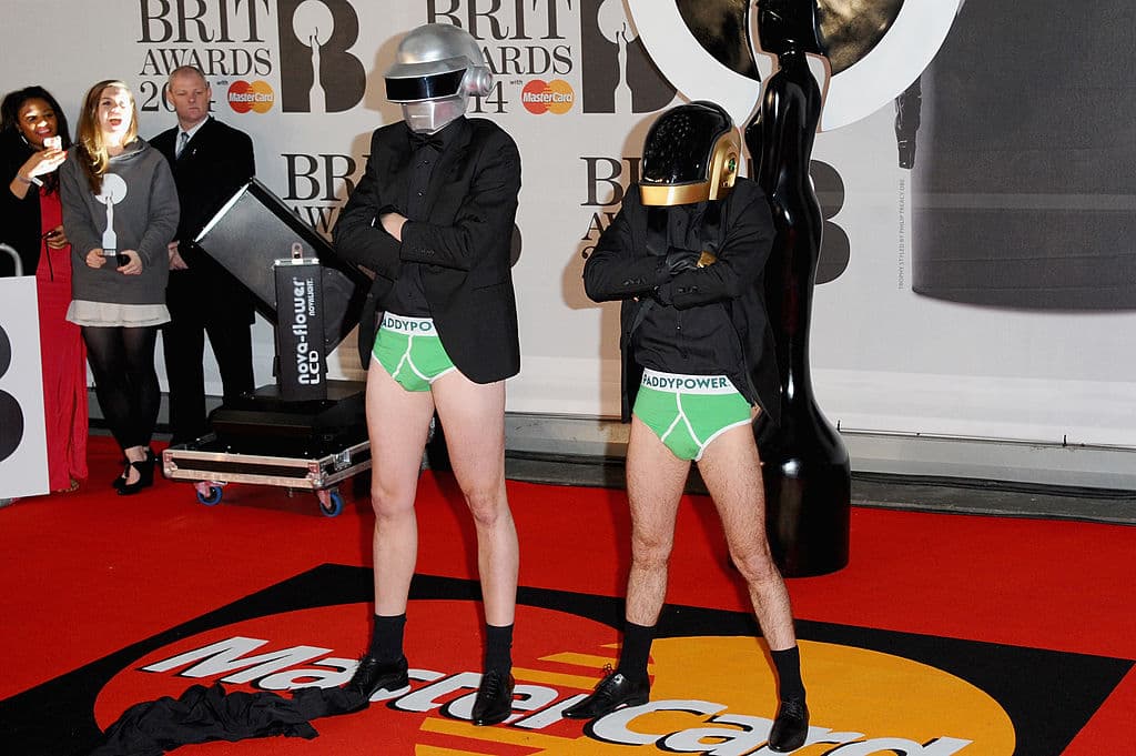 En él estaba la primera canción oficial de Daft Punk: The New Wave, lanzado en 1994.