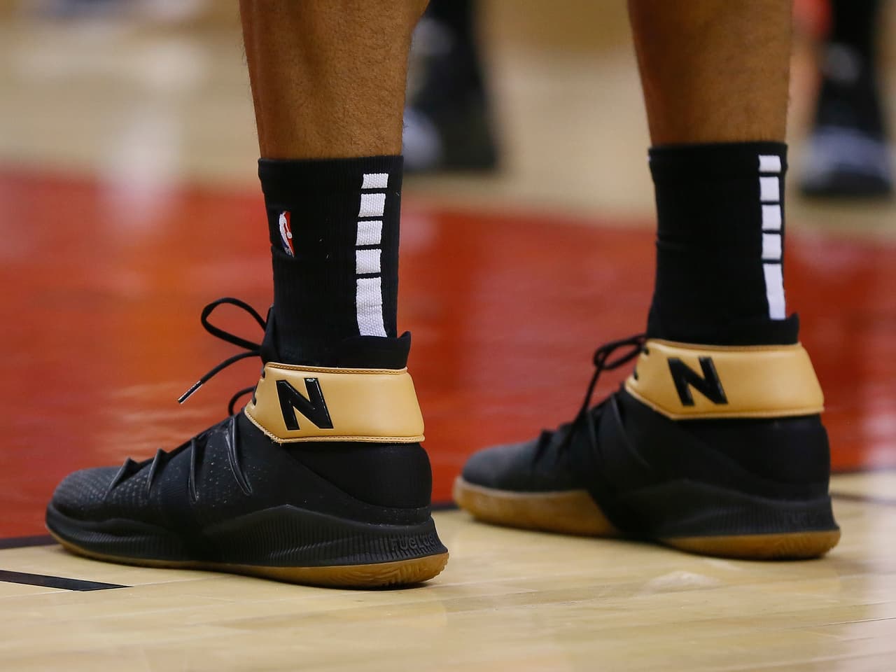 El delantero estrella de los 
<b>Toronto Raptors Kawhi Leonard</b> utiliza los New Balance OMN1S.