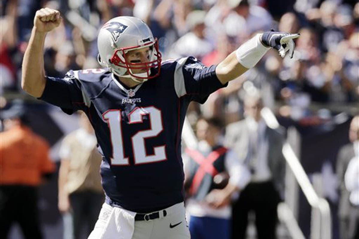 Brady llevó a los Patriots a un triunfo de 51-17 ante los Jaguars y de paso logró su pase de TD 400.