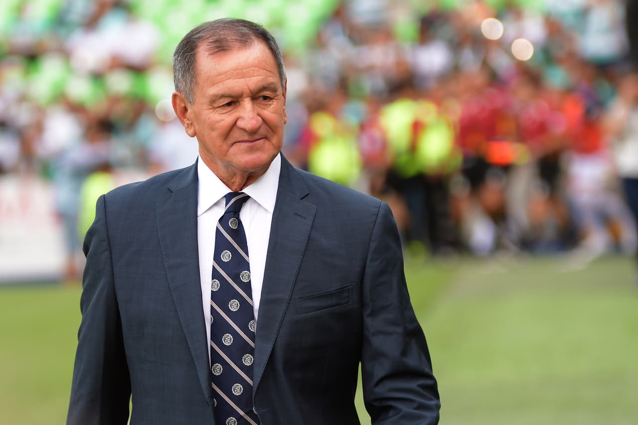 Enrique Meza, Veracruz. Este director técnico renunció después de que su equipo perdiera en casa cinco goles a cero contra Querétaro en la Jornada 7 del Apertura 2019, mientras su equipo se encontraba en el último lugar de la tabla.