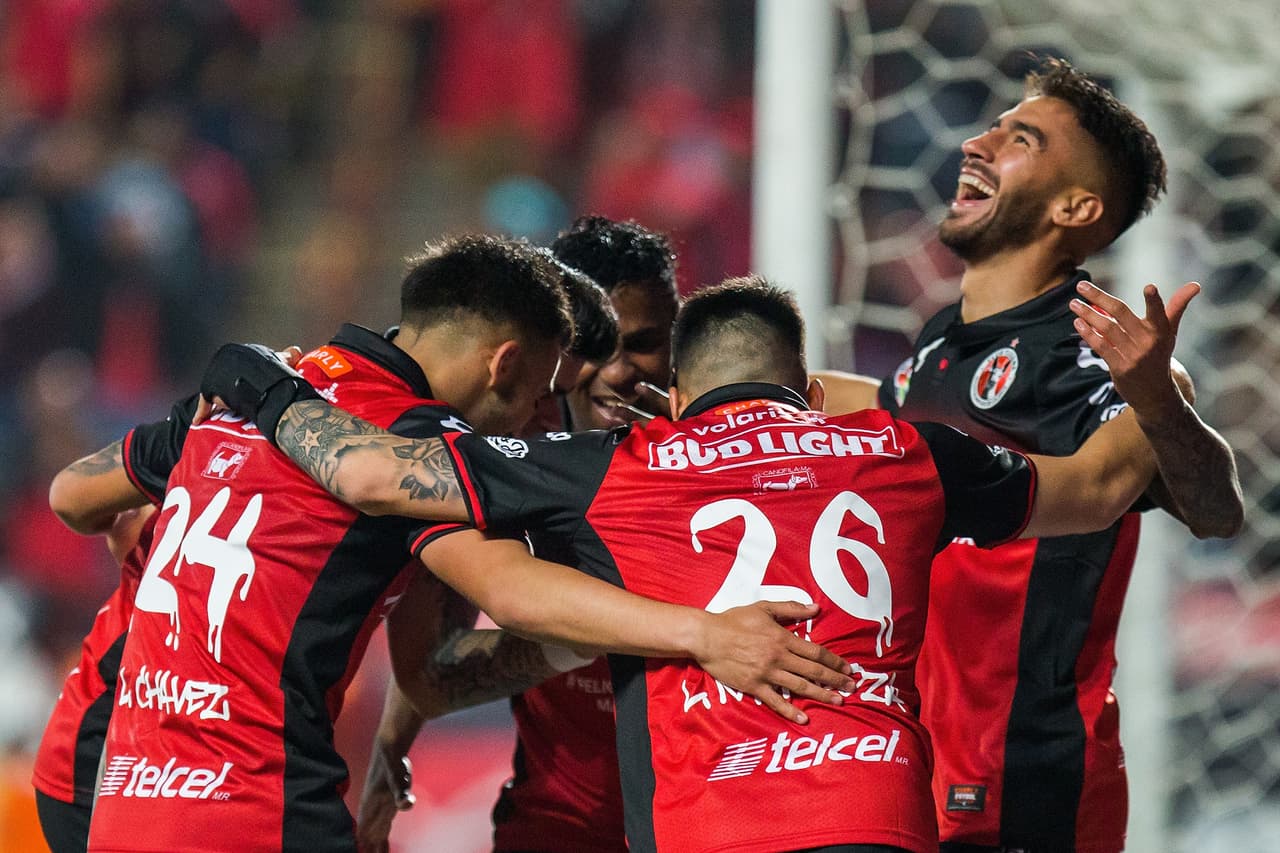 Los goles de los Xolos de Tijuana fueron obra de Juan Martín Lucero, mientras que la única anotación del Toluca fue de Fernando Uribe.