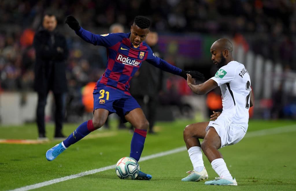 Arturo Vidal asistió a Messi de tacón, previo a un pase de Griezmann, para romper la paridad en el triunfo del Barça 1-0 sobre el Granada.