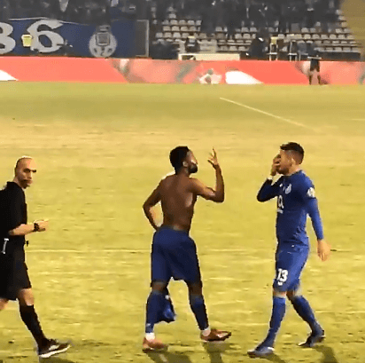 Y no fue sino gracias a Hernani (centro), a los 118 minutos, a dos de los penaltis, quien marcó el 2-1 para que los Dragones eliminaran al modesto equipo de la Segunda División lusa y pasen a Semis.