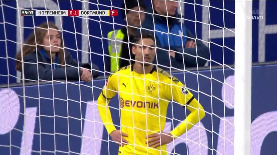 Tiro desviado de Achraf Hakimi