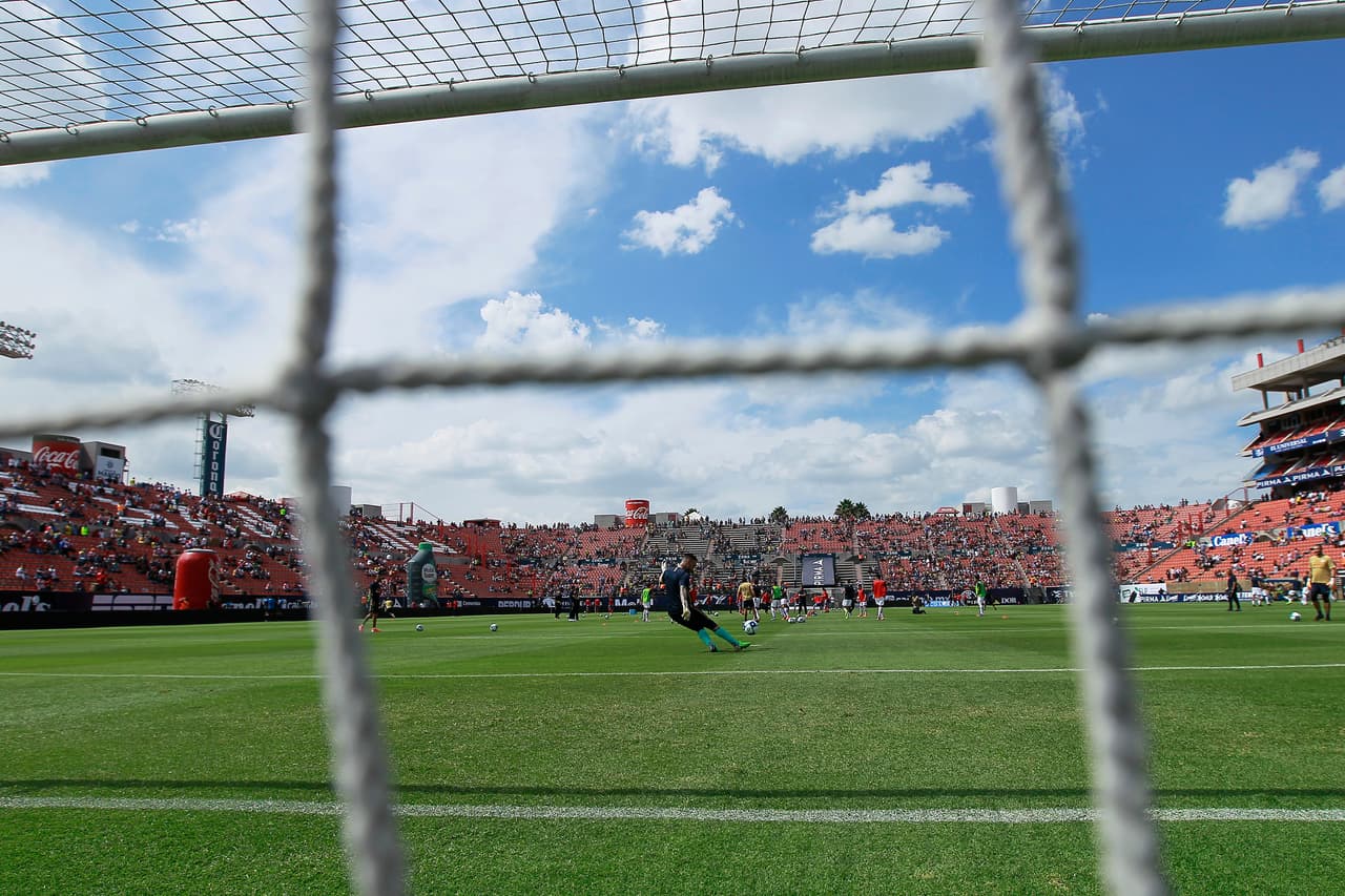 Atlético San Luis debutó en la Liga MX con derrota de 2-0 ante Pumas.