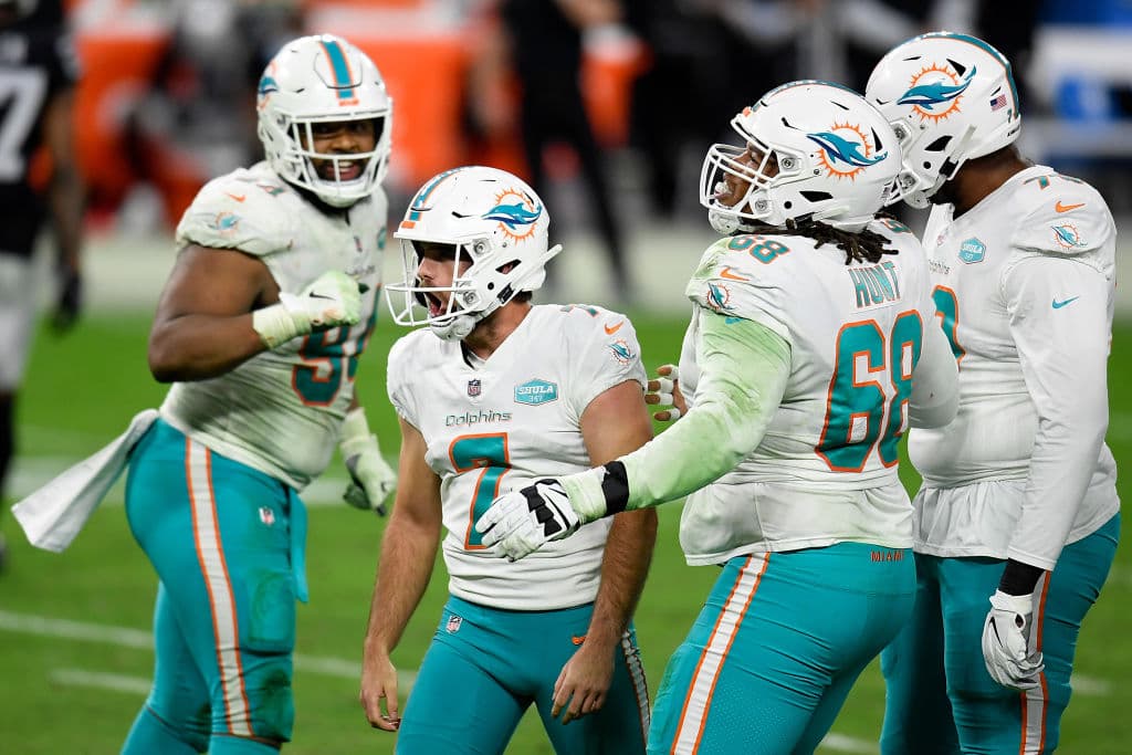Los Miami Dolphins se aferraron y consiguieron el resultado en Las Vegas | Los Raiders dejaron de apretar en la segunda mitad del juego; Miami despertó y consiguió dejar el marcador 25-26.