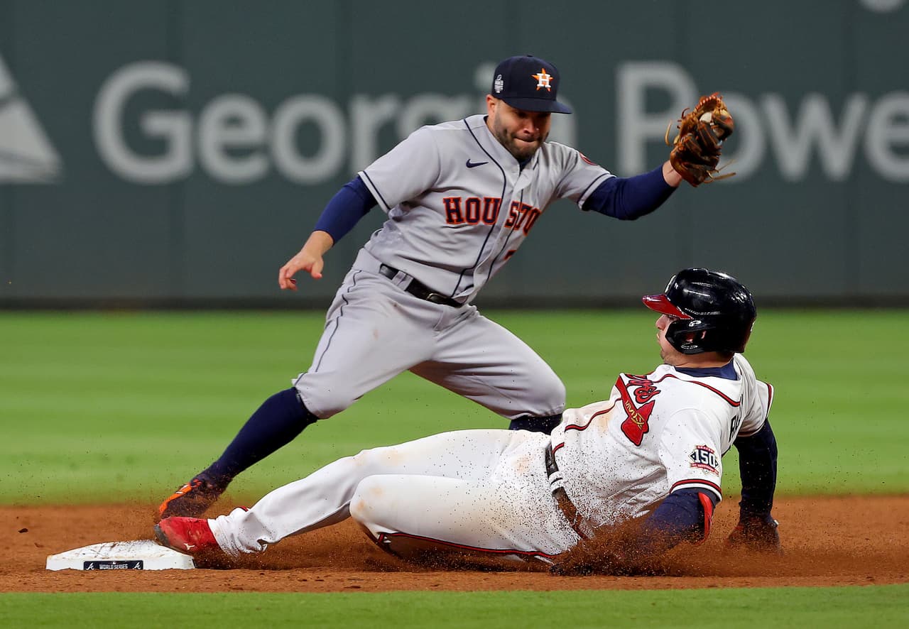 Con la presencia del expresidente, Donald Trump en el Truist Park, los Atlanta Braves remontaron dos carreras de Altuve y con los batazos de Rosario, Swanson y Soler se pusieron a un triunfo de conseguir el título 2021 de la Serie Mundial.