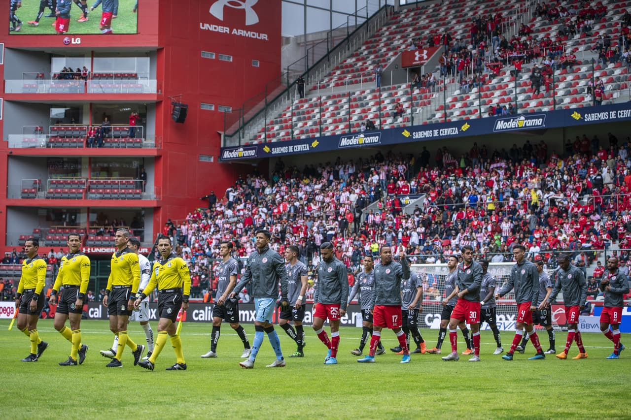 En un partido de volteretas, el Necaxa derrota a domicilio al Toluca 2-3 en un juego entretenido con gol de penal de Mauro Quiroga en el tiempo agregado.