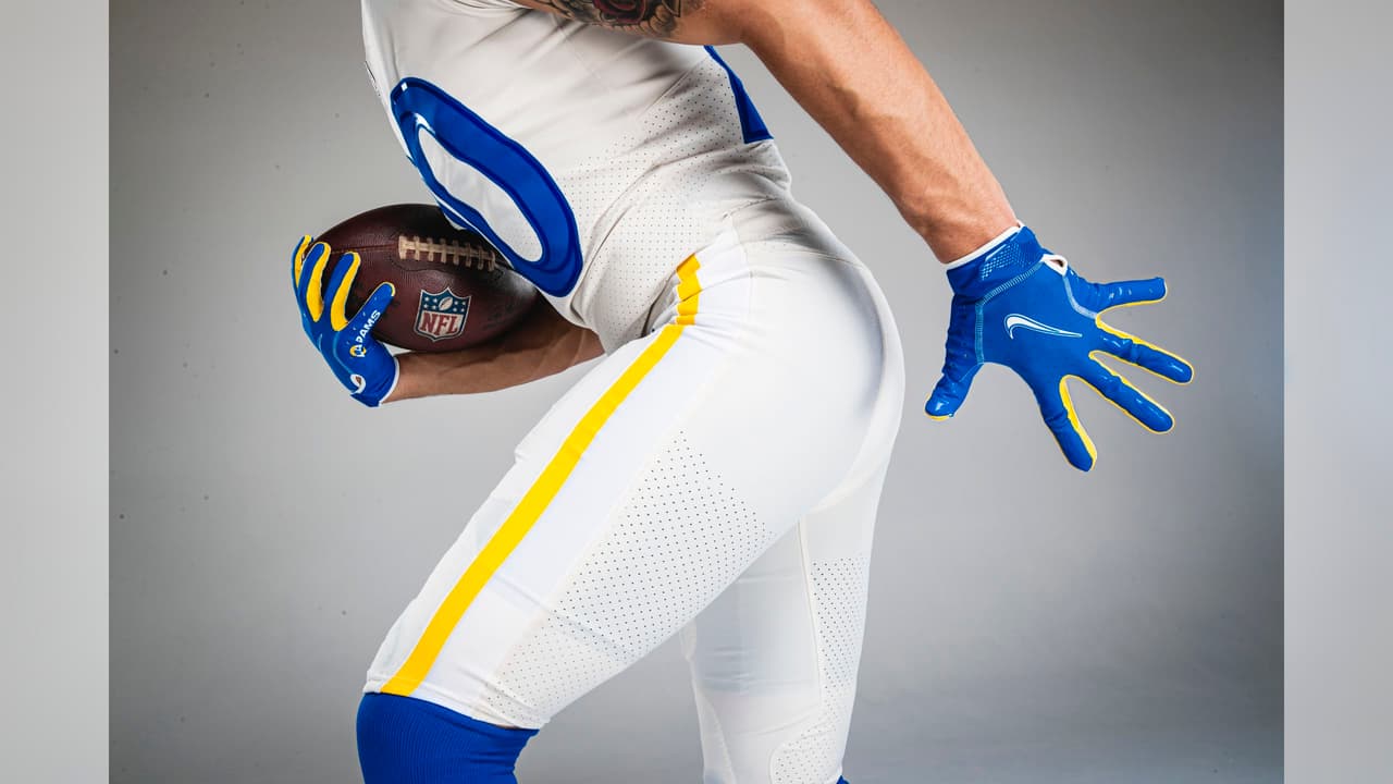 Las fundas tienen una nueva línea amarilla muy fina en la parte lateral.