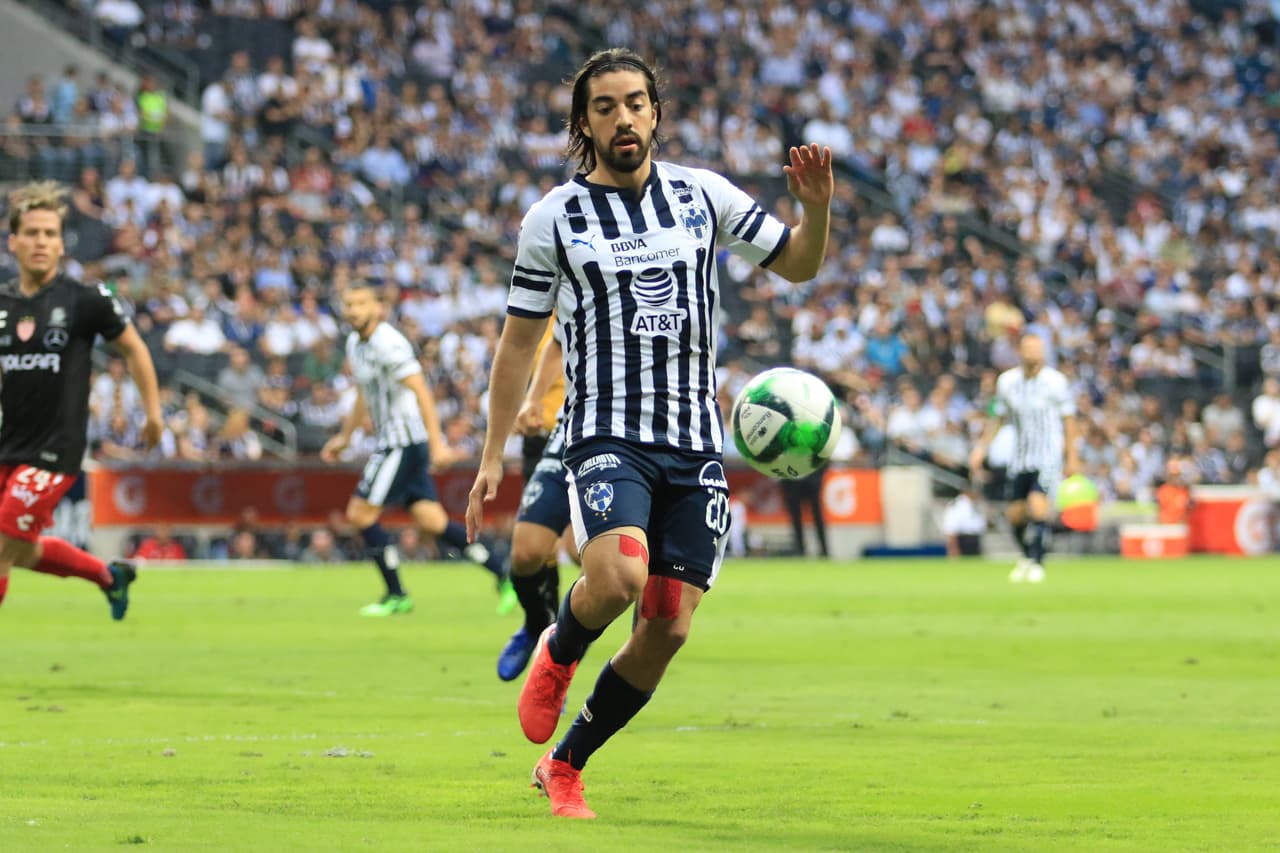 <b>Extremo izquierdo: Rodolfo Pizarro</b>. El mediocampista ofensivo mexicano anotó tres goles, tuvo 15 remates, y un 81 por ciento de efectividad en pases. Su desempeño fue muy bueno en la campaña ayudando a Monterrey a llegar a Semifinales, aunque ese fue su tope, ante los paulatinos monarcas.