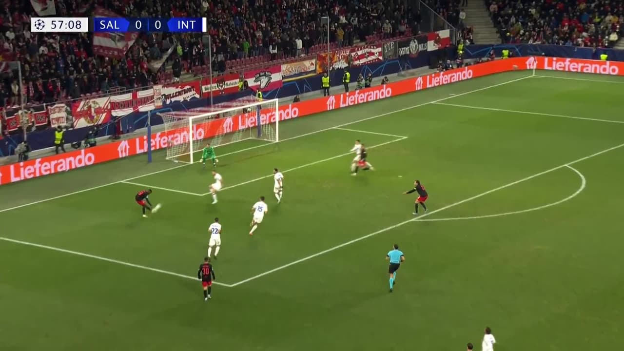 ¡TIRO ATAJADO! disparo por Karim Konaté.