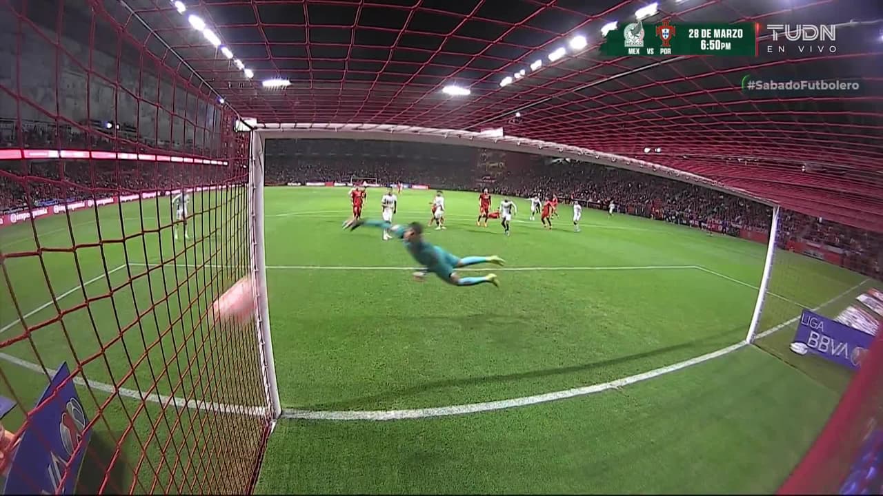 ¡GOL!  anota para Atlas. Víctor Ríos