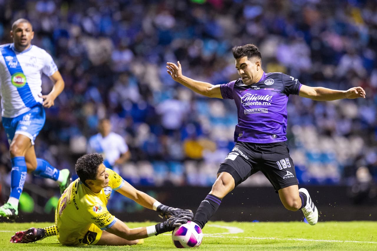 De la mano de Christian Tabó y Dieter Villalpando, Puebla consigue tres importantes puntos frente a Mazatlán tras vencer 2-0.