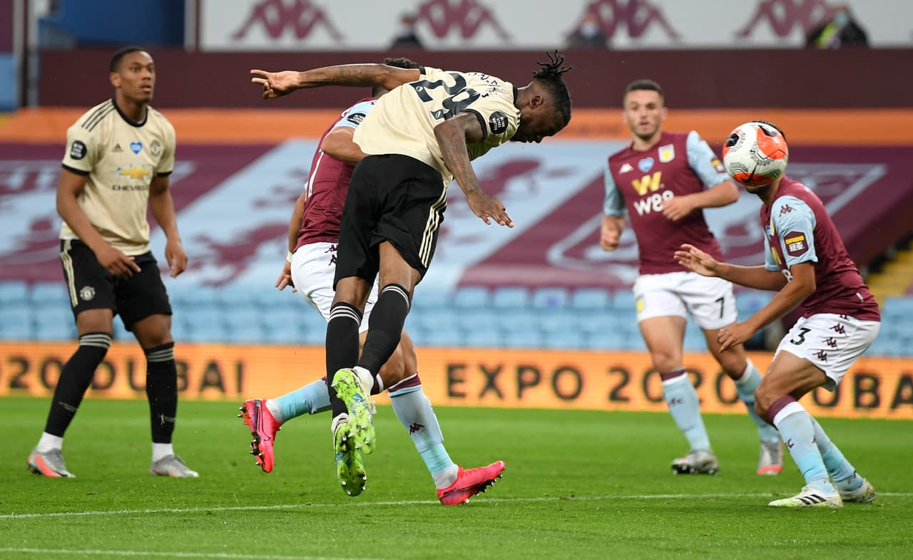 Manchester United vuelve a ganar y se acerca al Leicester City en la búqueda por puestos de Champions League.