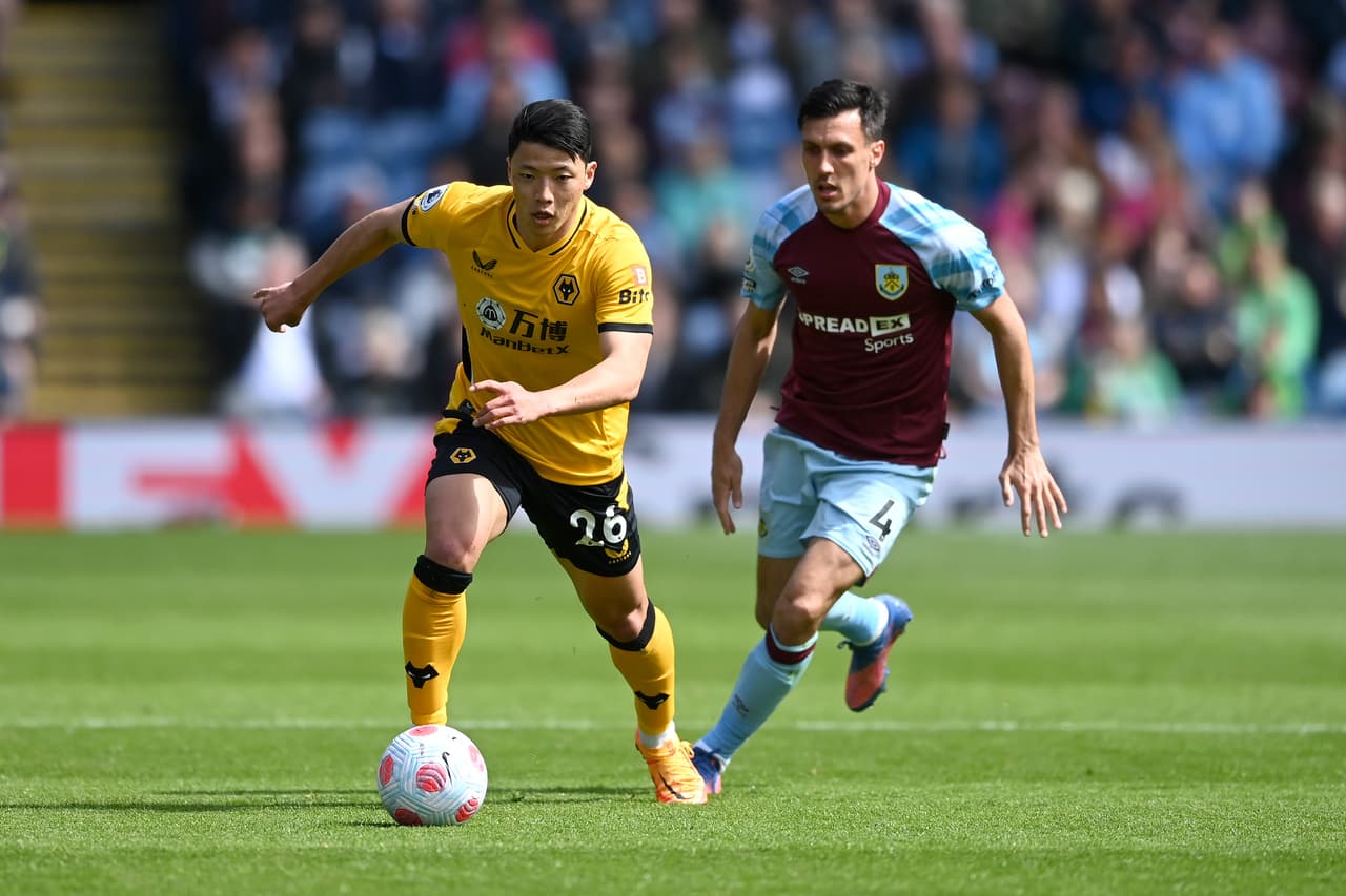 El delantero checo Matěj Vydra marcó la solitaria anotación con la que el Burnley derrotó a los Wolves.