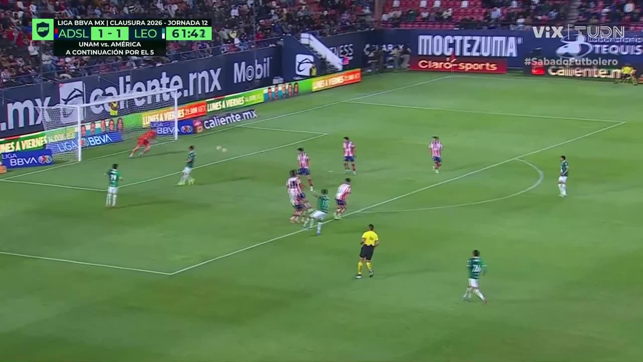 ¡Andrés Sánchez se estira y evita el segundo! León sigue de 'cacería'