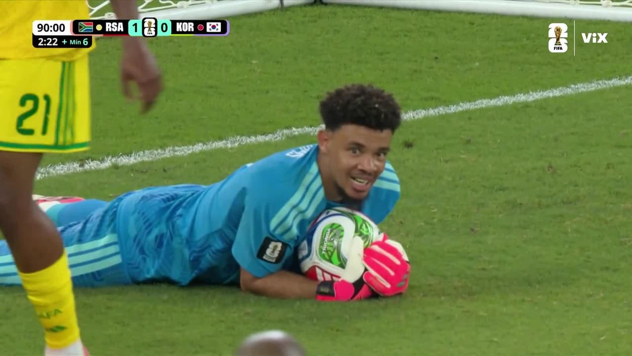¡Corea del Sur cerca del empate! Park-jin la peina y el arquero se queda con el balón