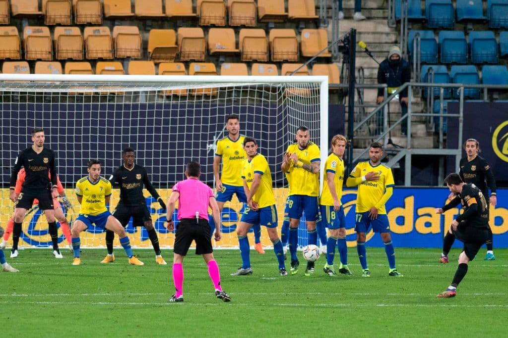 Giménez (8’) abrió el marcador y Alcalá (57’) hizo autogol para igualar el marcador. Negredo (63’) hizo el de la victoria. El siguiente compromiso para los culés será en la J6 de la Champions ante la Juve de CR7.