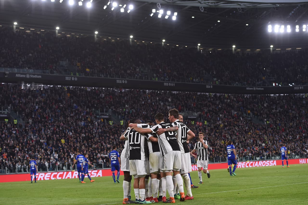 Con el respaldo de su público y con un triunfo que es consuelo tras el desaire en Champions League, Juventus ganó 3-0 contra Sampdoria y se consolida en Italia para soñar más con un nuevo título.
