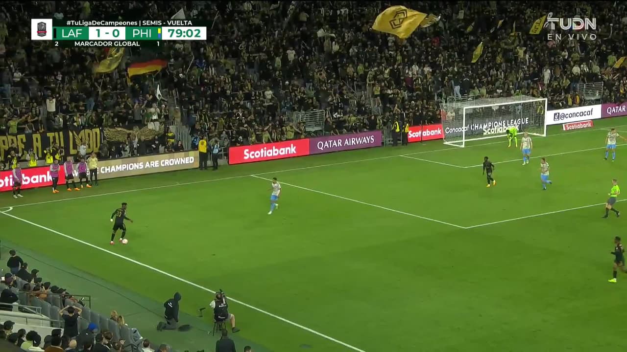 ¡TIRO ATAJADO! disparo por Ilie Sánchez.