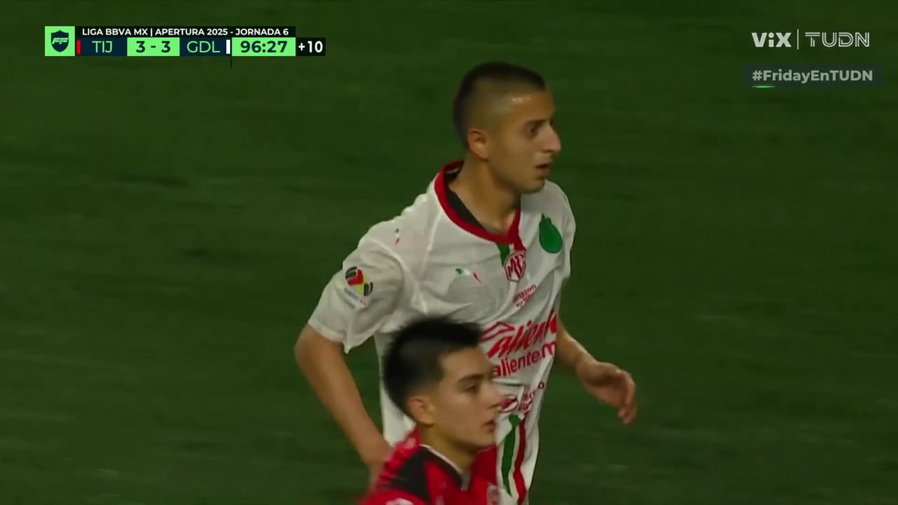 ¡Apaguen todo! ‘Piojo’ Alvarado clava golazo infernal y empata en la frontera