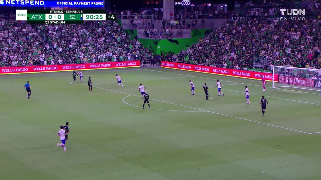 ¡TIRO ATAJADO! disparo por Florian Jungwirth.