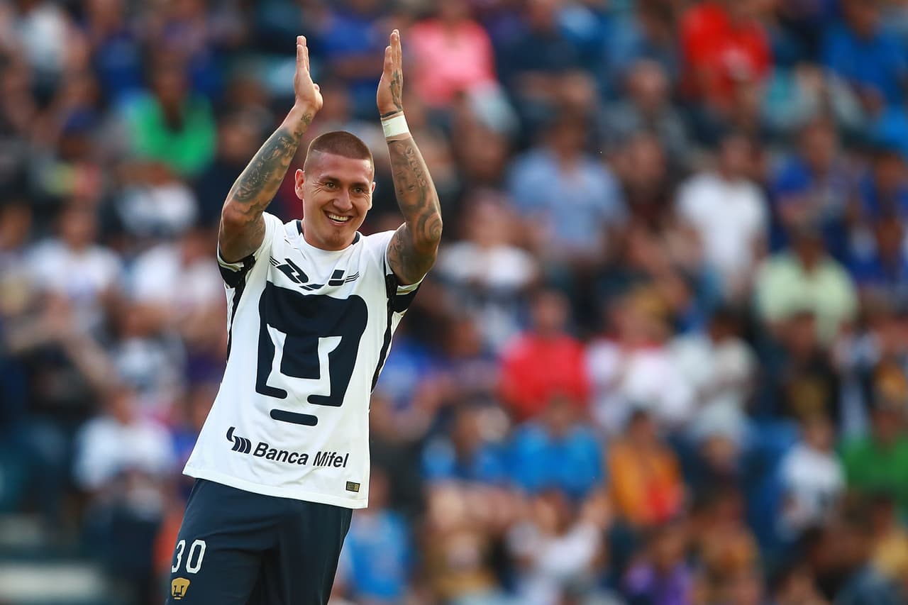 Nico Castillo se despidió de Pumas después de año y medio dejando un legado de 25 goles con los universitarios (Getty Images).