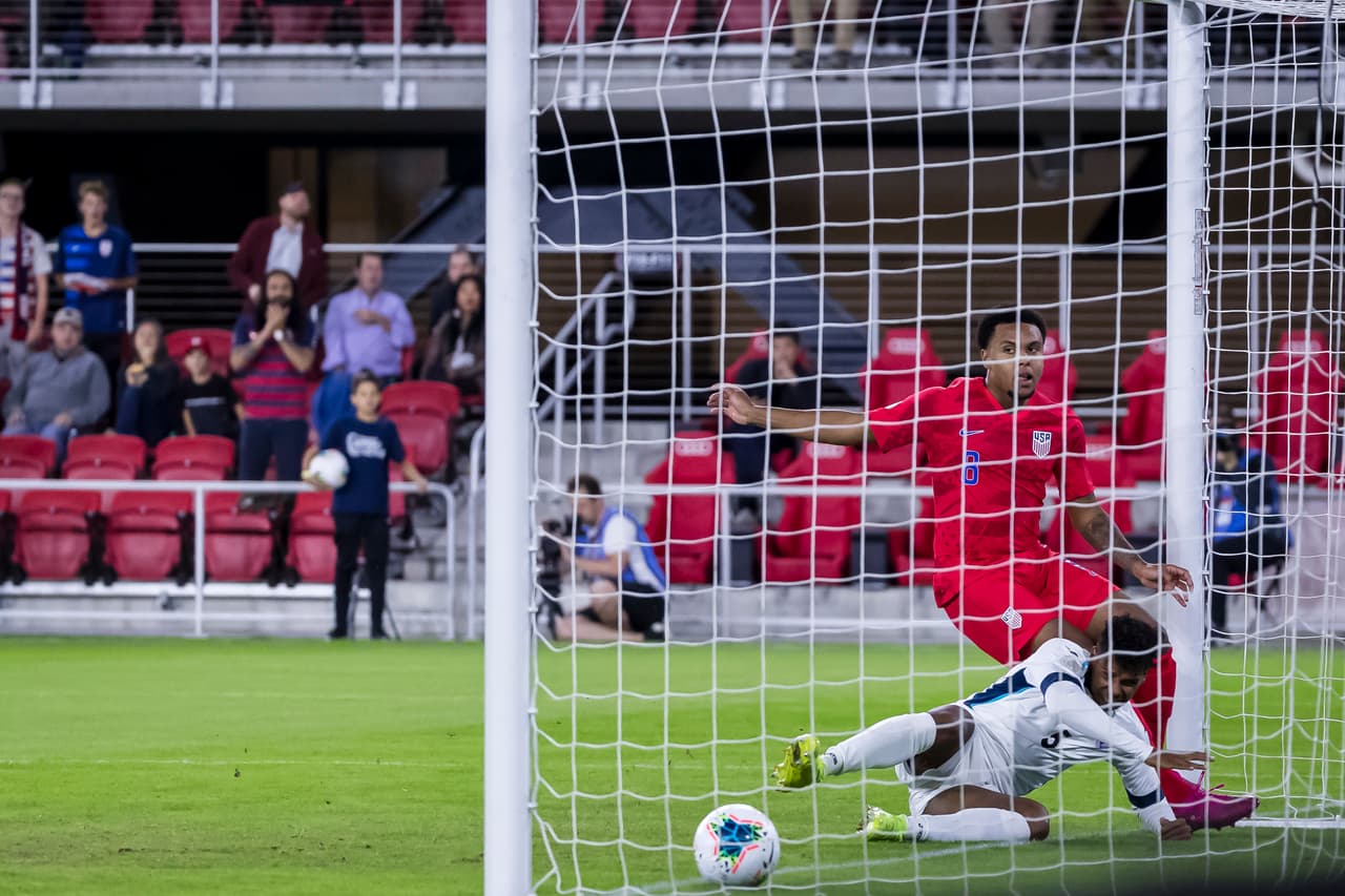 Anotaron McKennie (1´, 5´, 13’), Morris (9’), Sargent (40’), Pulisic (62’). Dario Ramos Morales hizo un autogol al minuto 37’. EEUU jugará ante Canadá el próximo 15 de octubre.