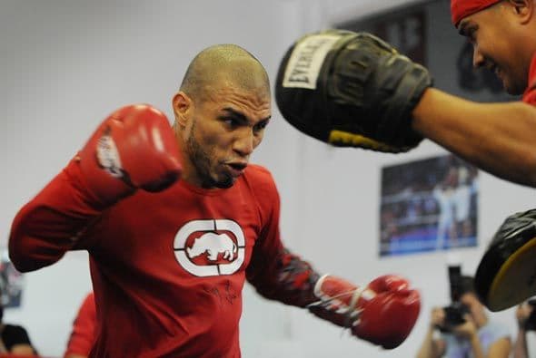 Cotto trasladó su campamente desde Tampa, Florida, a Los Angeles a menos de dos semanas para la pelea.