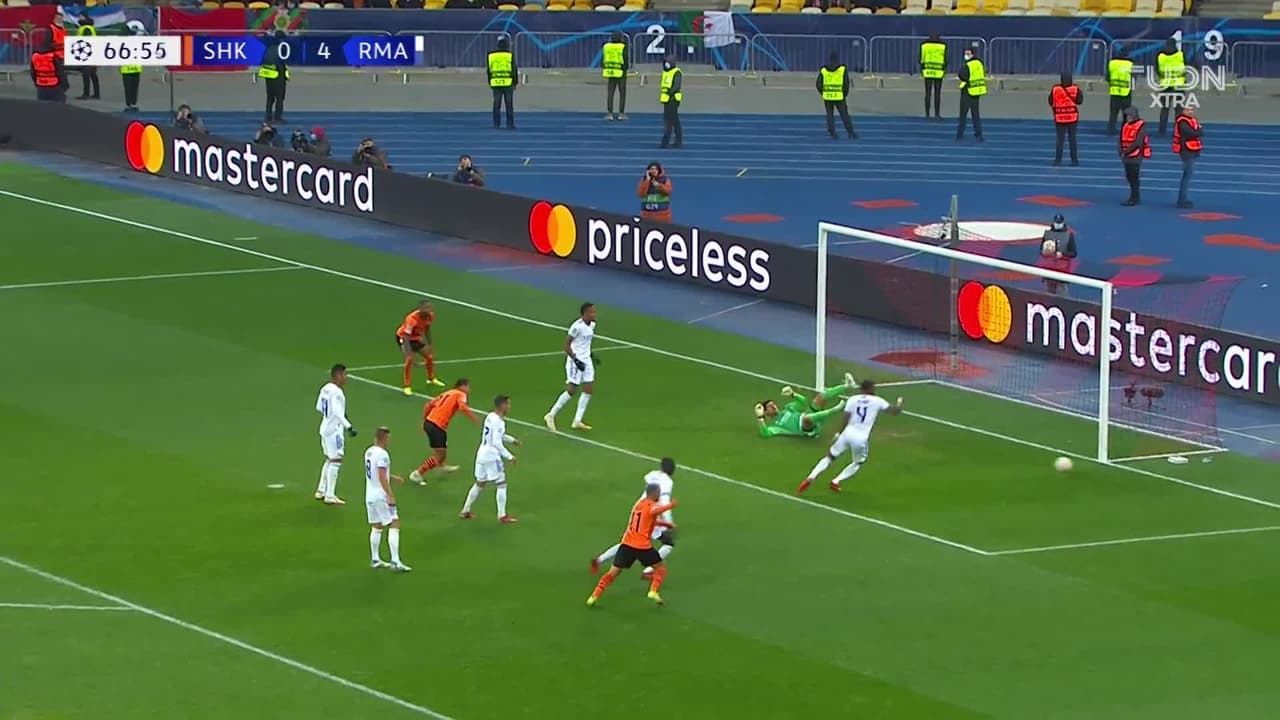 ¡TIRO ATAJADO! disparo por Fernando.