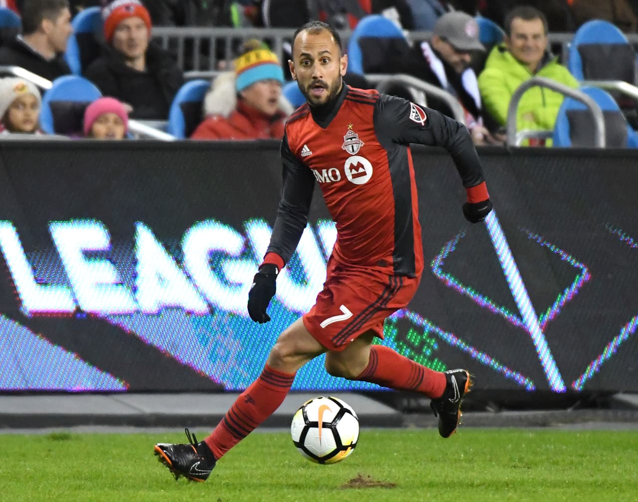 Hay un 'Mago' que llegó de España y ayudó a Toronto FC a ser campeón de la MLS. Víctor Vázquez alza la mano para entrar en la 'selección' de la liga. (USA Today Images)