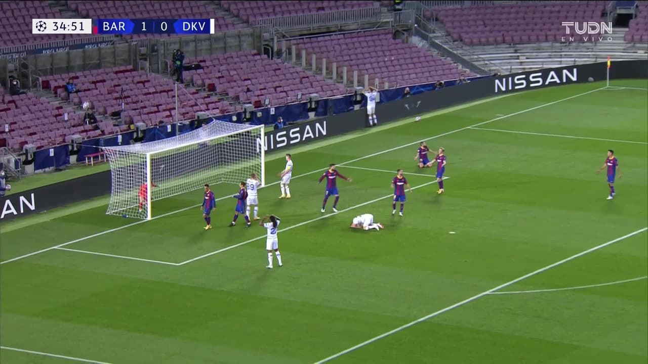 ¡TIRO ATAJADO! disparo por Vitaliy Buyalsky.