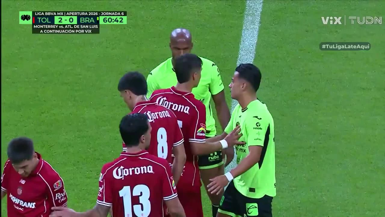 ¡Se calientan los ánimos! Estupiñán se molesta con Romero por un empujón