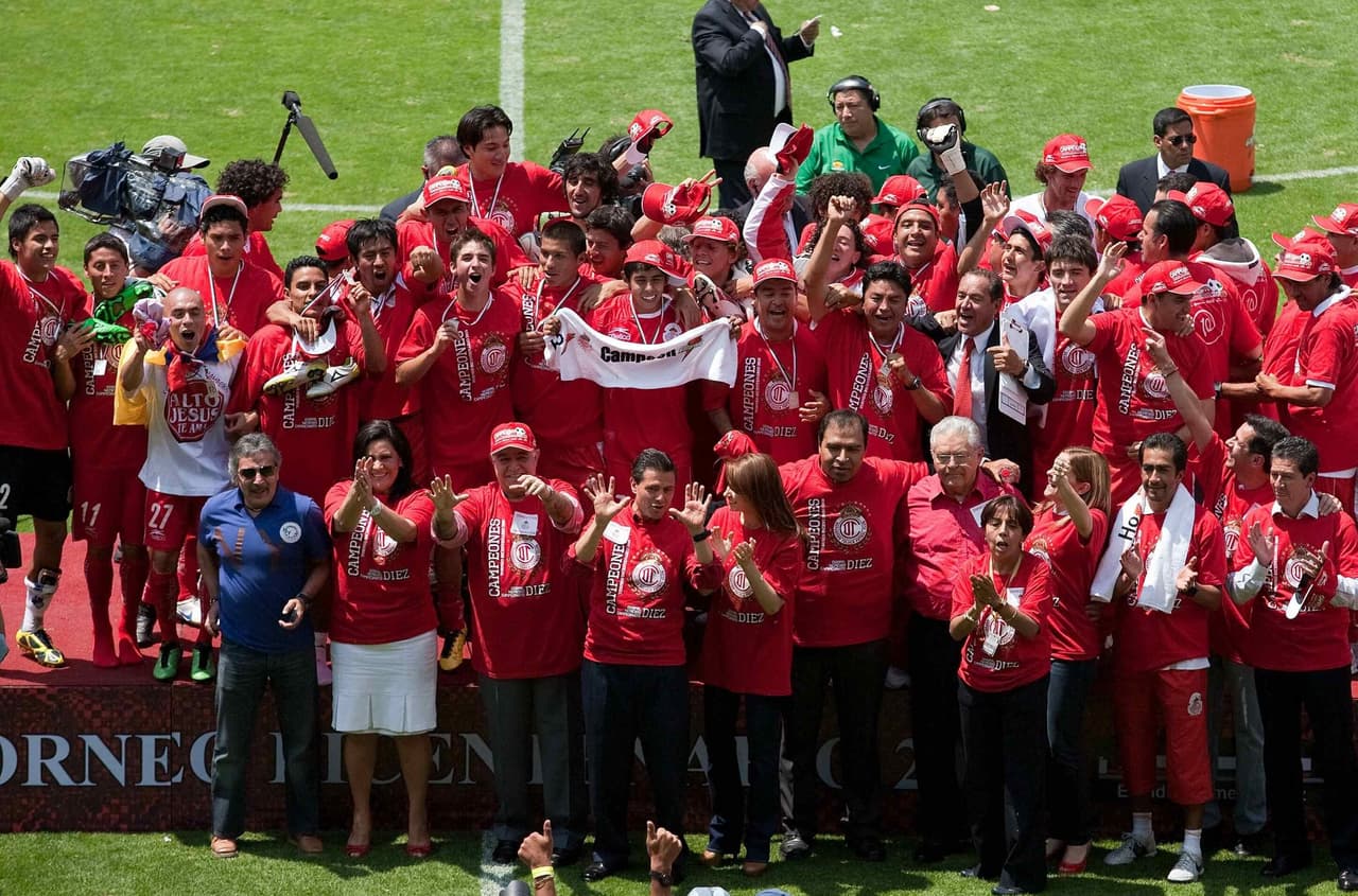Toluca (10): 1966-67, 1967-68, 1974-75, Verano 1998, Verano 1999, Verano 2000, Apertura 2002, Apertura 2005, Apertura 2008 y Bicentnario 2010.