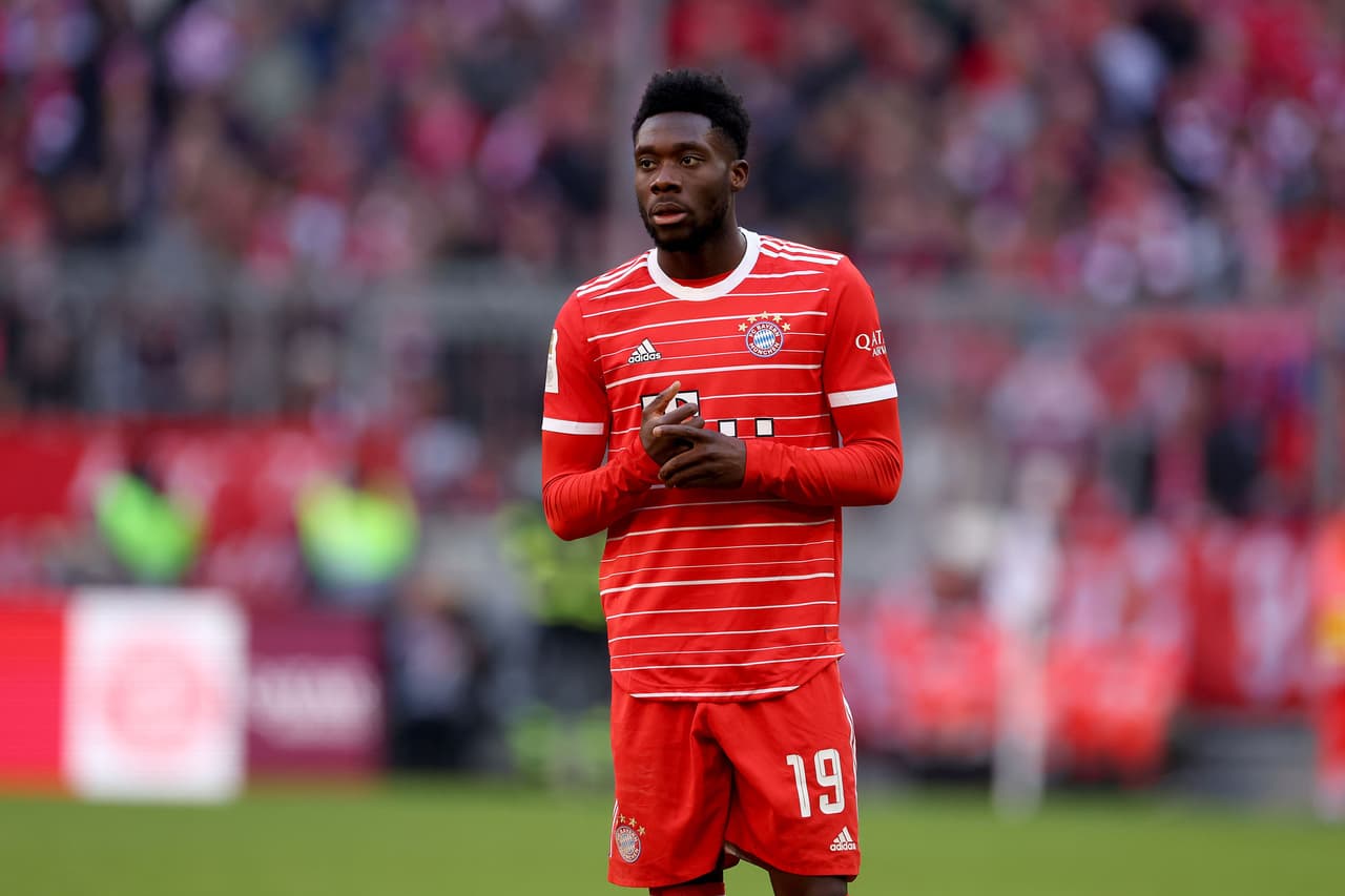 Alphonso Davies revela que se siente solo: "Soy un perdedor popular" 