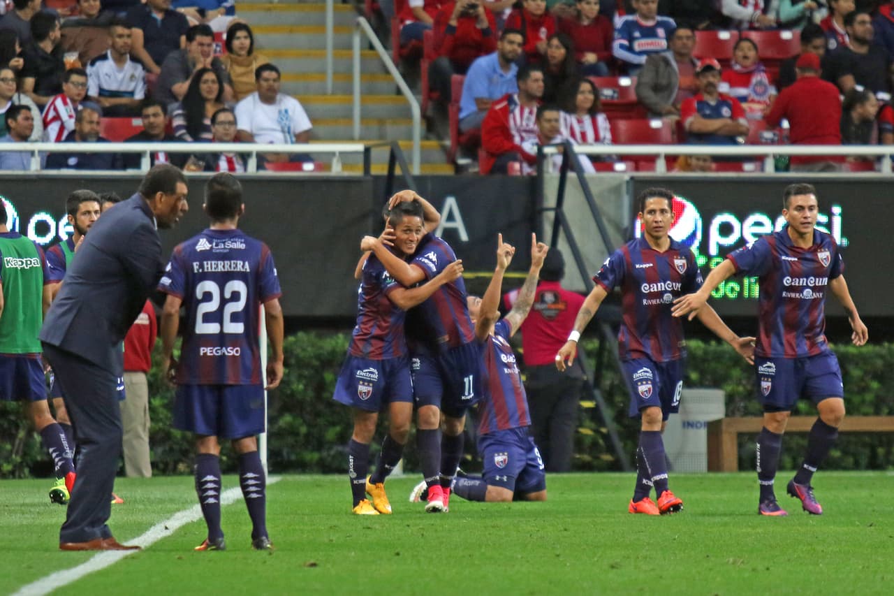 Pero la sorpresa llegó al minuto 65. Cristian Alberto Tarragona remató de cabeza par vencer el marco rival y decretar el empate.