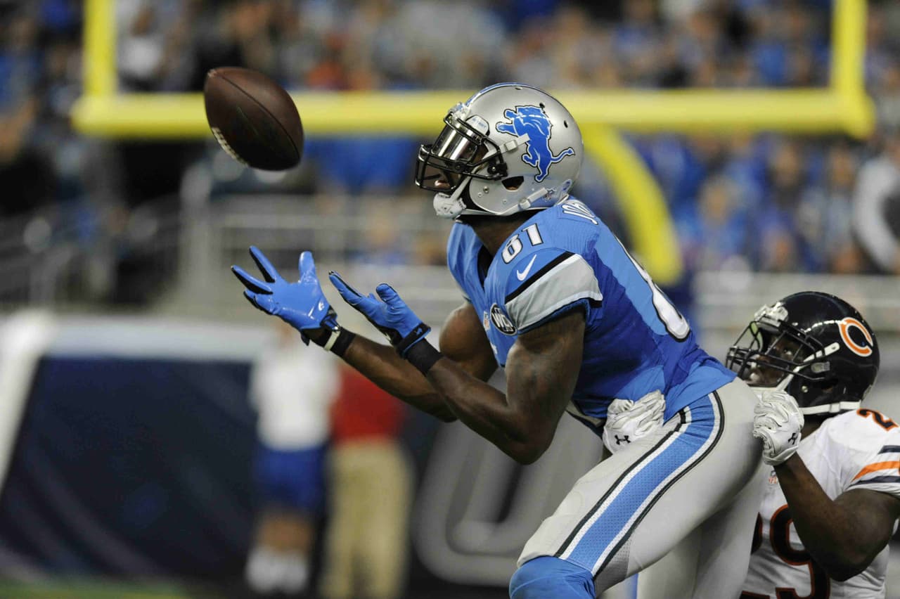 Calvin Johnson tuvo su mejor actuación de la temporada al recibir 6 pases para 166 yardas con 2 de anotación. También recibió el pase de Matthew Stafford de 57 yardas que preparó el gol de campo de Matt Pratter para la victoria 37 -34 sobre los Bears en tiempo extra.