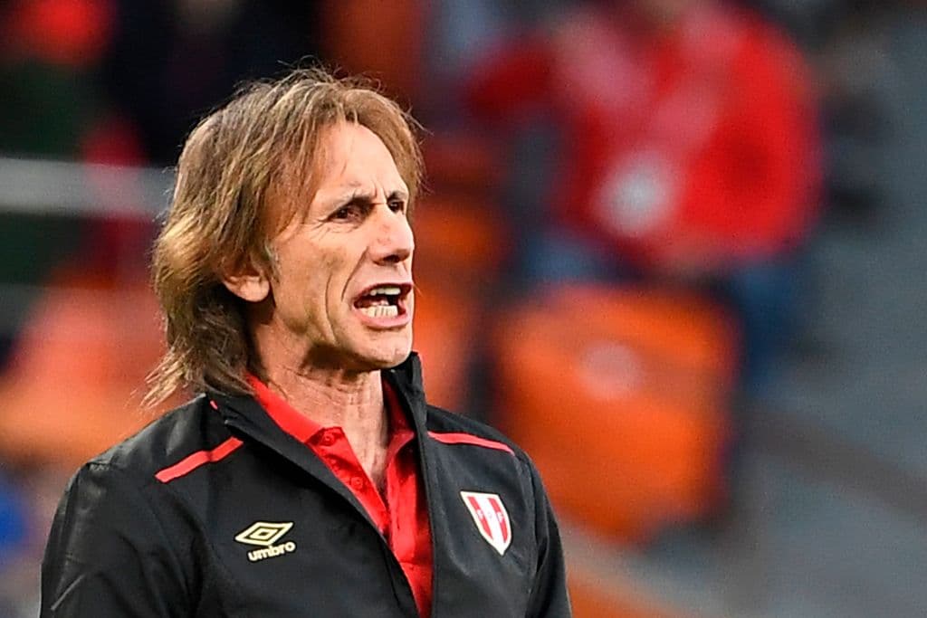 Aún así, Osorio no tendría tan asegurado un lugar en Colombia, si así lo supone. El nombre del argentino Ricardo Gareca, DT de Perú, se baraja con fuerza y es candidato para llegar a ese cargo.