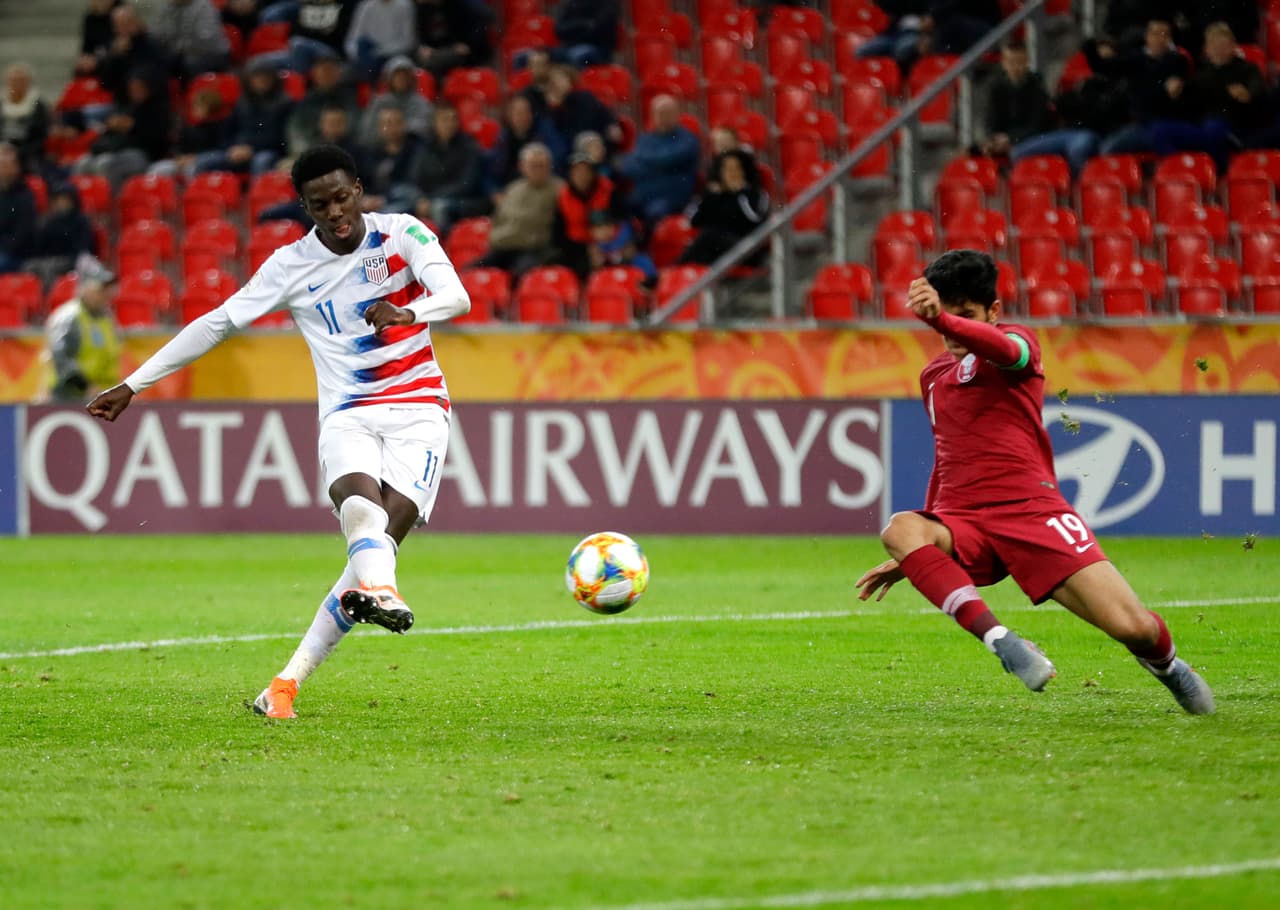Pero el partido cobró un vuelco cuando Tim Weah empalmó de esta manera el esférico en el segundo tiempo.