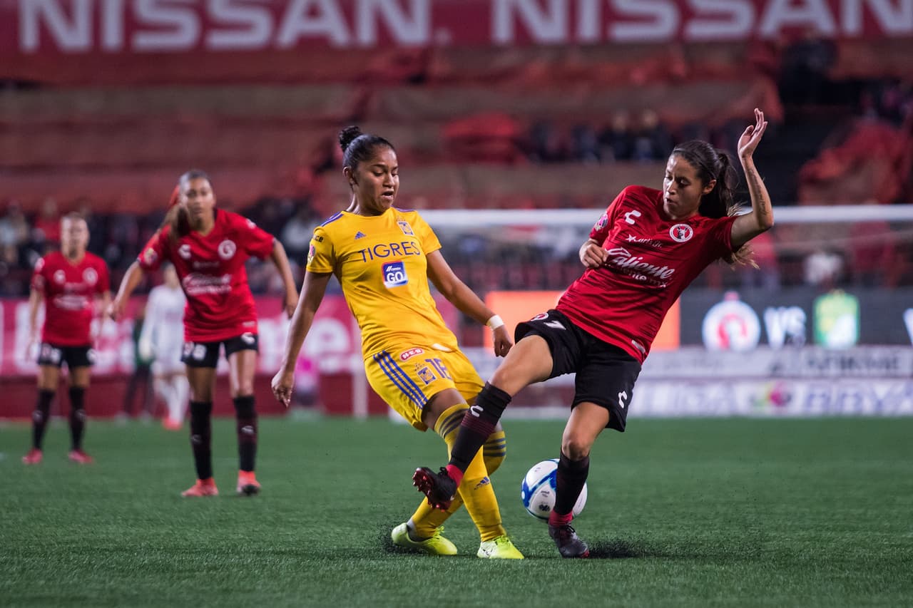 Tijuana 0-0 Tigres. Duelo parejo en donde comienza la patria, nada para nadie en el primer round.