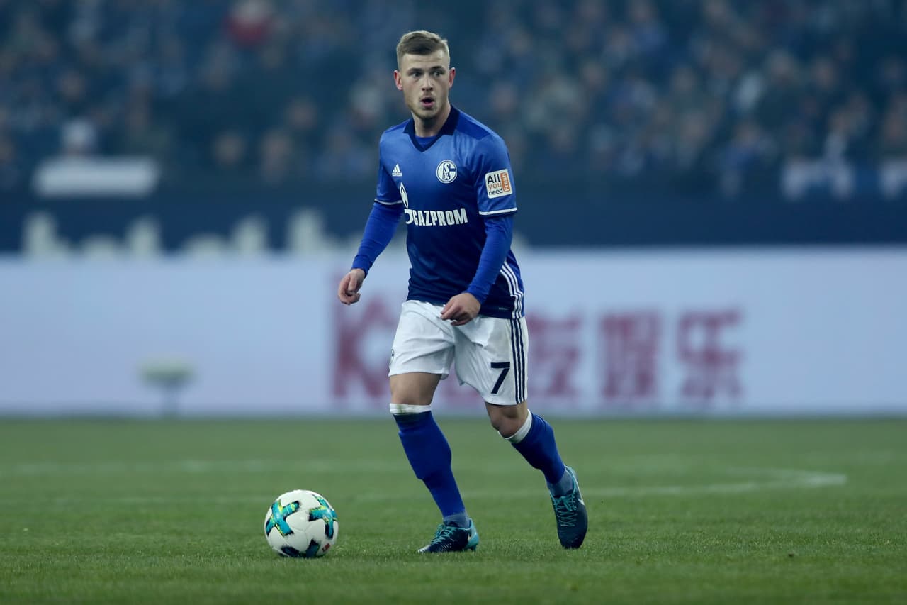 Se sabe que los equipos con grandes presupuestos realizaran fichajes de directiva y eso es lo que podría pasar con Max Meyer (Schalke 04) rumbo al PSG que tras la salida de Unai Emery aún no tiene reemplazo. Sin embargo, también ha salido el nombre del Atlético de Madrid.