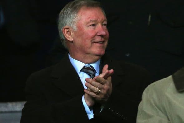 Sir Alex Ferguson asistió a ver al equipo que dejó campeón el año pasado.