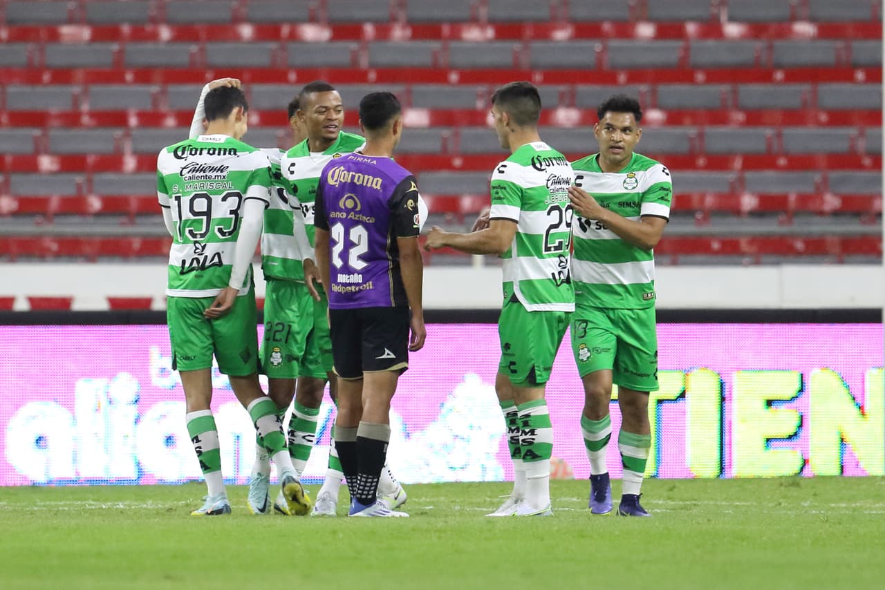 Santos Laguna derrotó a Mazatlán en su penúltimo partido dentro de la Copa por México 2022 con marcador de 3-2. Los goles de los Guerreros los hicieron Preciado, Brunetta y Medina; mientras que los cañoneros descontaron con tantos de Nahuelpán y Bárcenas.