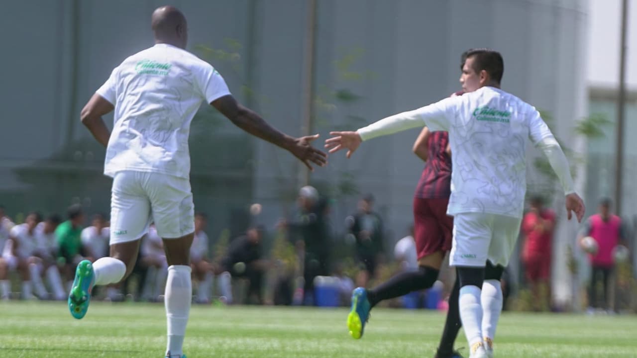 Stiven Barreiro hizo uno de los goles con los que el León se impuso en amistoso a Leones Negros.