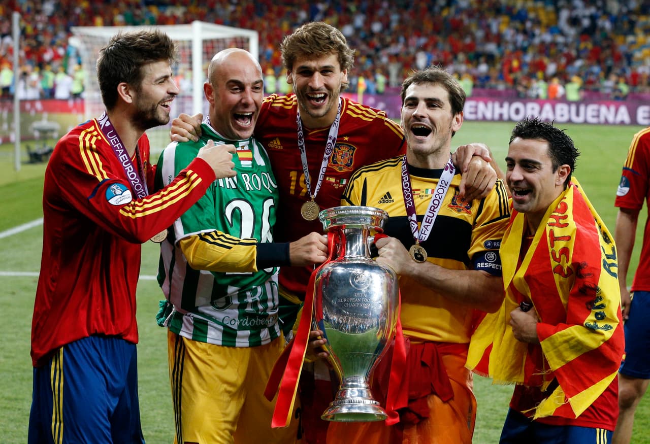 Levantó el título continental en las competiciones de 2008 y 2012.