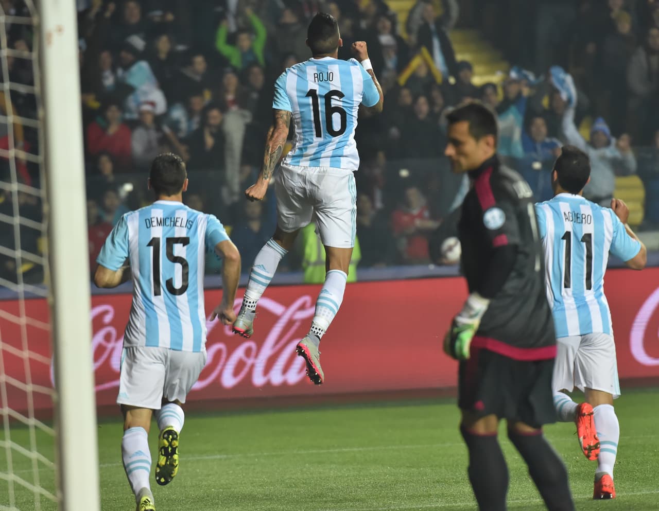 El portero Justo Villar termina por ser el más goleado del campeonato.